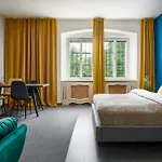 Maison d'hôtes Orangerie Garden By Kh 4*